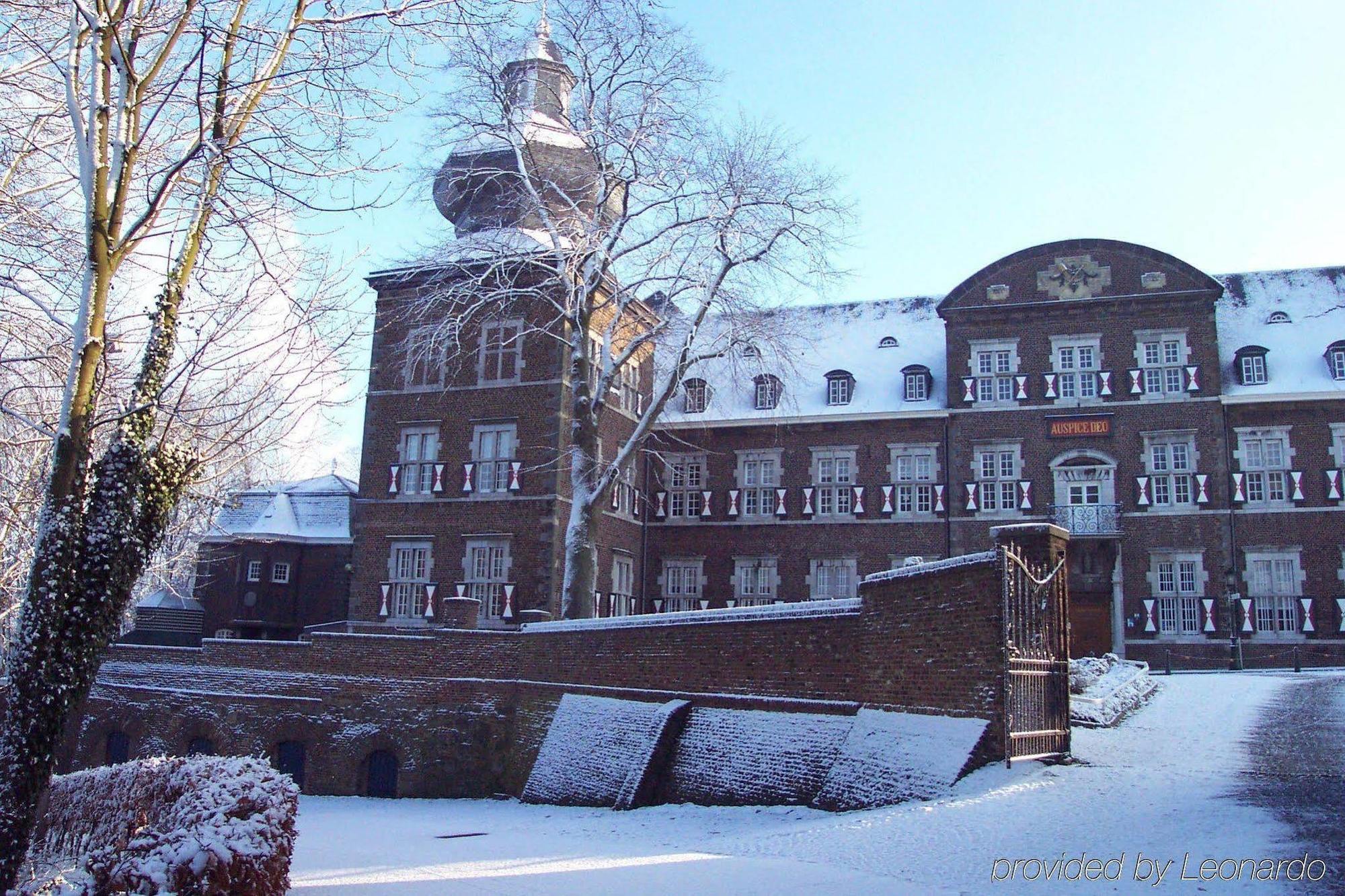 Abdij Hotel Rolduc Kerkrade Bagian luar foto